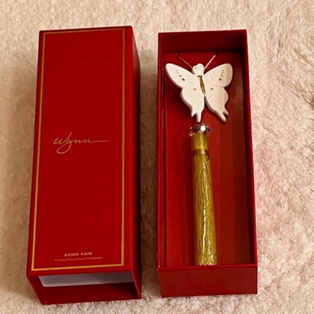 Aroma Porcelain Ornament (Butterfly) & Asian Rain Fragrance Oil - Wynn Las Vegas